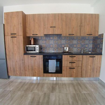 F7 Room 2, Private Bedroom Two Single Beds Shared Bathroom In Shared Flat Msida Exterior photo